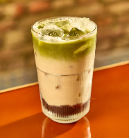 Matcha Latte Especial (Special Matcha Latte / Matcha Latte Especial)