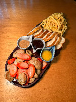 BRATWURST, O COMBO DO ALEMÃO