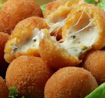 Bolinhos Três Queijo