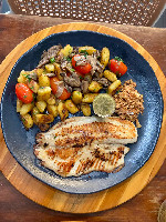 grelhado de tilapia com nhoque de batata baroa