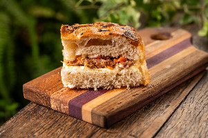 Sanduíche de Focaccia com Ragu de Cupim