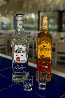 TEQUILA JOSE CUERVO GOLD