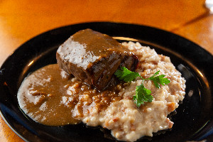 RISOTO DE CASTANHA COM MEDALHAO DE FILÉ MIGNON