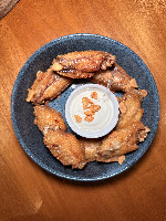 TULIPA DE FRANGO COM ALHO CROCANTE