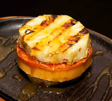 Provoleta com Abacaxi e Melaço