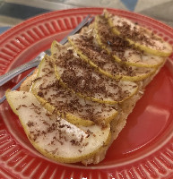 Toast de Pêra, Brie e Mel Trufado
