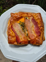 Danish de ovos e bacon