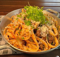 Fetuttine com carne de carne de panela