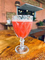 SUCO NATURAL DE MORANGO COM LARANJA