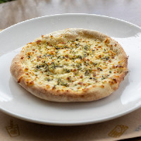 ESFIHA QUEIJO DA SERRA DA CANASTRA