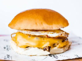CHEESE EGG BURGER