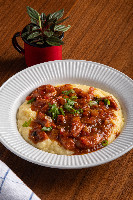 Polenta com ragu de calabresa