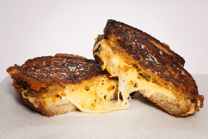 QUEIJO QUENTE CAPRESE