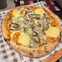Pizza 4 Formaggi e Shitake