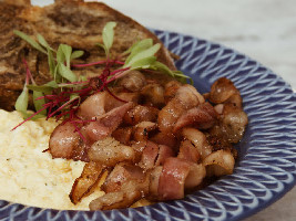 OVOS COM BACON MARIA CARMEN