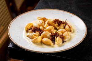 Conchigliones com Fonduta de Queijo