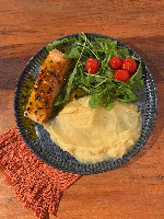 ENTRADA+SALMÃO AO MOLHO DE MARACUJÁ+SOBREMESA