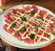 Rosbife bovino com aioli da casa e salsa verde
