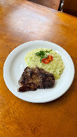 RISOTTO DE ALHO PORÓ E CONTRA FILÉ