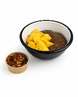 Pudim de Chia com Manga e Granola