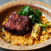 Frango Assado com Arroz Caipira