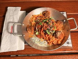 QUINTA-FEIRA - Spaghetti com Polpetine