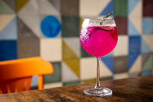 Gin tônica pitaya