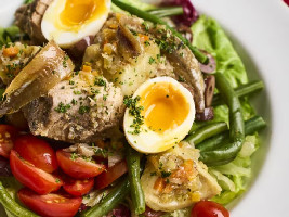 Salade Niçoise pequena