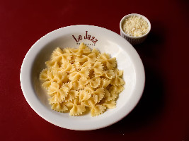 Farfalle na manteiga