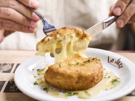 Camembert empanado