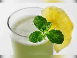 Suco abacaxi com hortelã