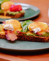 Eggs Benny / Queijo Canastra