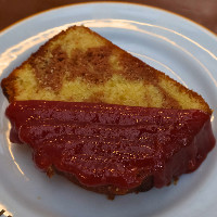 Bolo de Fubá com Goiabada