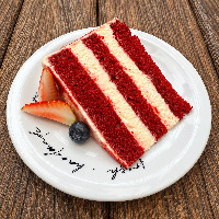 Que tal se alegrar com uma fatia do bolo Red Velvet?