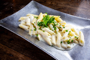Penne ao Molho de Queijo
