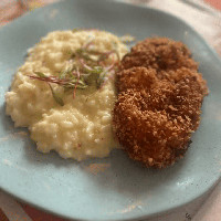 Frango Empanado com Risoto de Parmesão