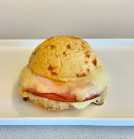 Pão de Queijo Recheado - Peito de Peru