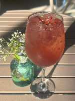 Cranberry, morango e pimenta rosa
