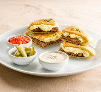 Arais kafta e queijo canastra