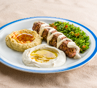 Kafta, coalhada seca, tabule e homos