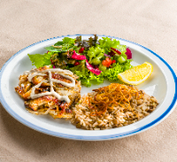 Frango orgânico com pasta de alho, arroz com lentilha e fatouch
