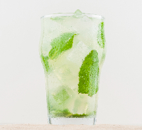 Limonada com hortelã