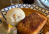 Bolo de Banana, Doce de Leite e Sorvete da Casa