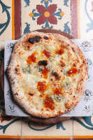 Gorgonzola, damasco e azeite trufado