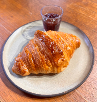 CROISSANT AMANTEIGADO com GELEIA