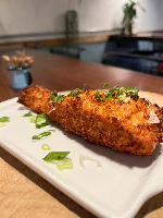Salmão em crosta de quinoa