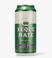 Xeque Mate gaseificada de mate, rum, guaraná e limão.