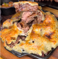 Crosta de Gorgonzola | Filé Mignon Angus com Crosta de Gorgonzola 400g (in natura) + 250g Batatas Parrilleras | Serve 2 adultos