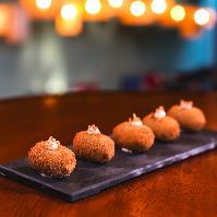 Bolinho de Mandioca cremoso com carne de sol do sertão