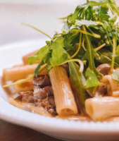 Rigattoni com Ragu de cogumelos